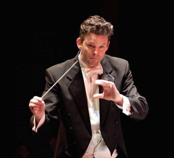 Associate Conductor Nicholas Urquhart